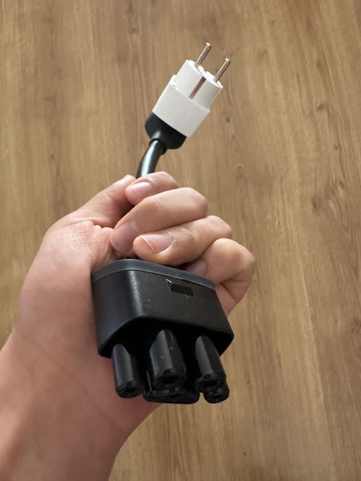 Штекер, хвіст, зарядка Tesla mobile connector  12а 220в 2,4кв