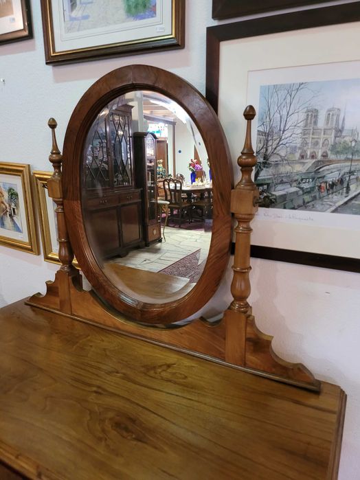 Grande cómoda em madeira com espelho - óptimo estado