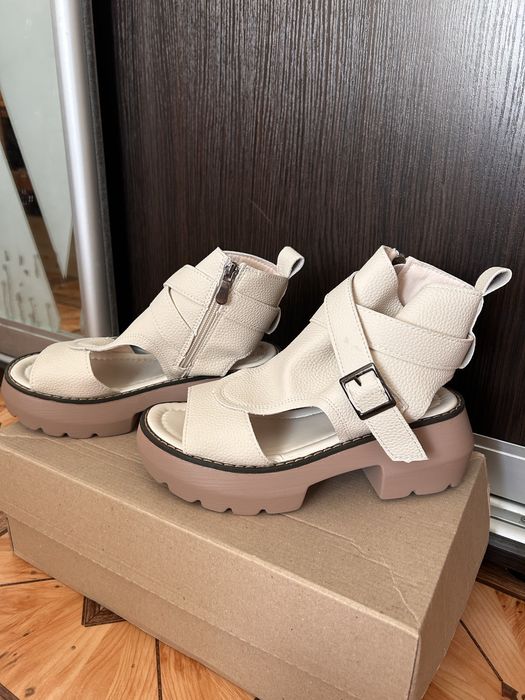 Босоніжки 34 розмір