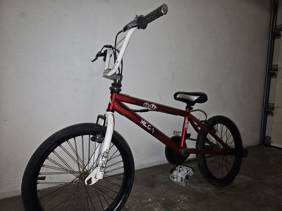 Bicicleta BMX usada - com sinais de uso