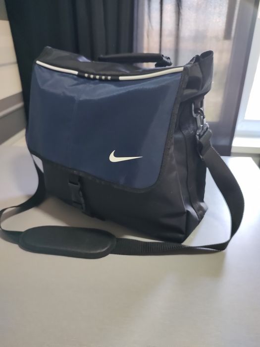 Сумка мессенджер Nike