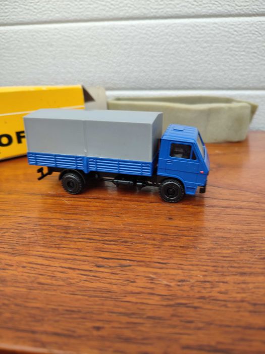 Model - Resorak CONRAD M.A.N - MAN 8.90F- D