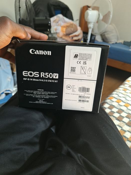 Câmara  CANON EOS R50 V