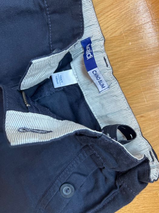 Spodnie granatowe Okaidi Chino Slim 140