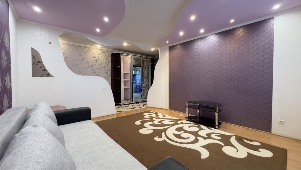 Продаж 3к . Виставка.  ( рауш) . 86000у.о