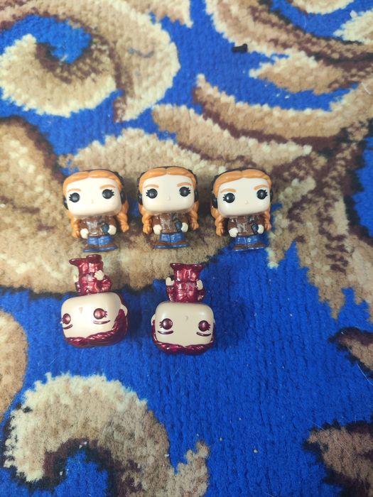 Продам фигурки Очень странные дела.