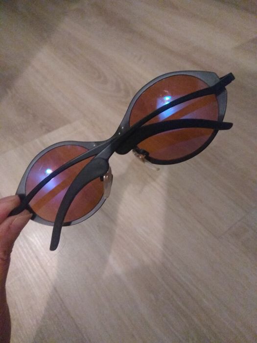 Cyber Goth, Angielskie okulary