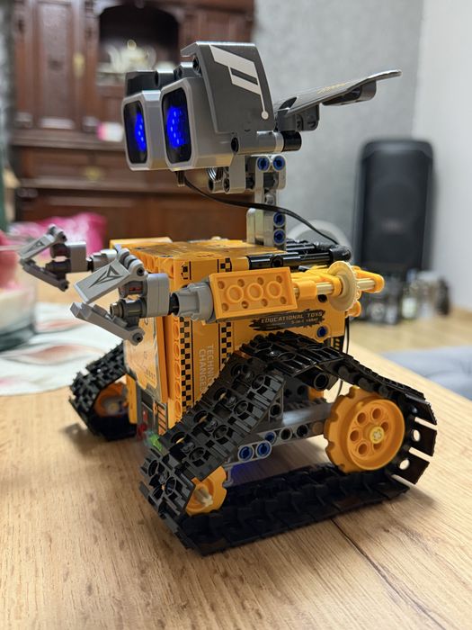 Robot z klockow KY Blocks Robots Pro 5w1 sterowany pilotem