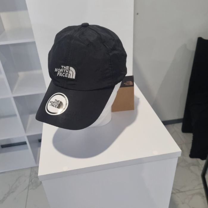 Крута кепка на літо TNF
