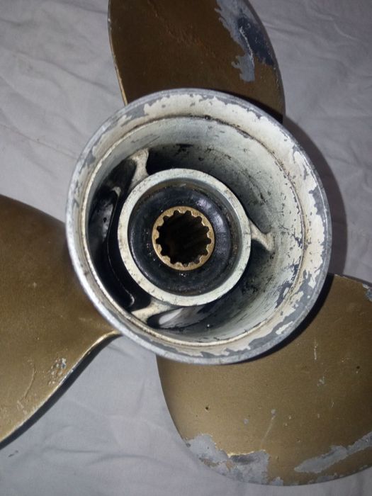 Винт Yamaha  11 3/8 -12G