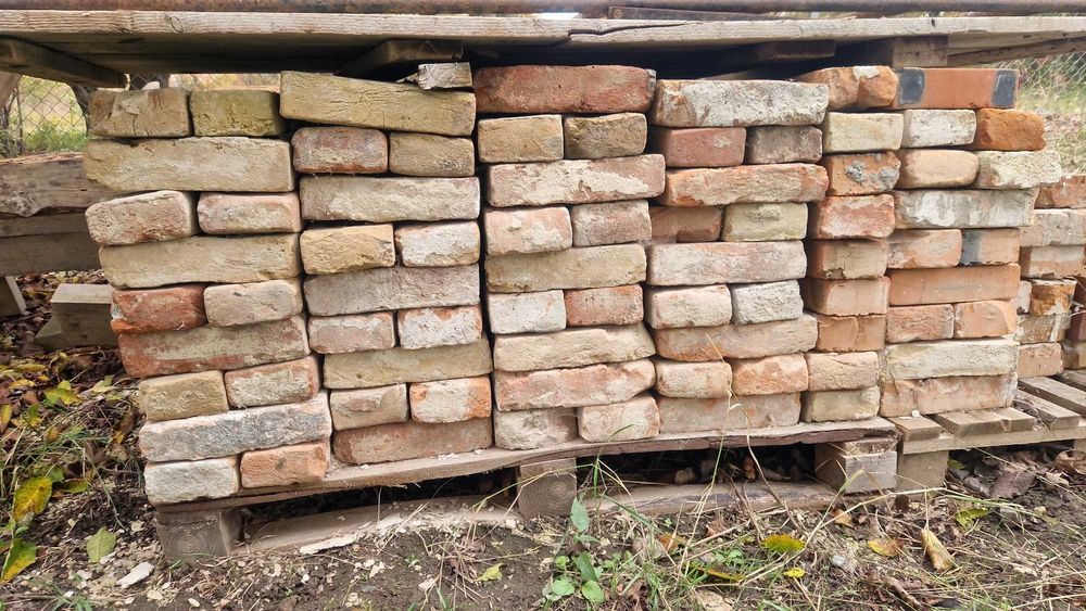 Цегла рядова   ціна 900 грн. 270 шт