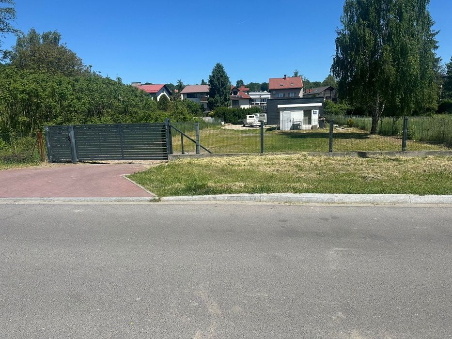 Ogrodzona działka do wynajęcia - Widok 3