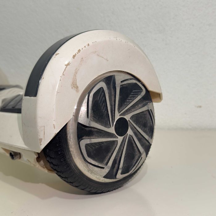 Hoverboard Branca c/ Bluetooth e LEDs (Sem Carregador)