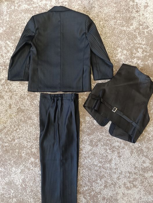 Костюм 3ка на хлопчика худого  116-122