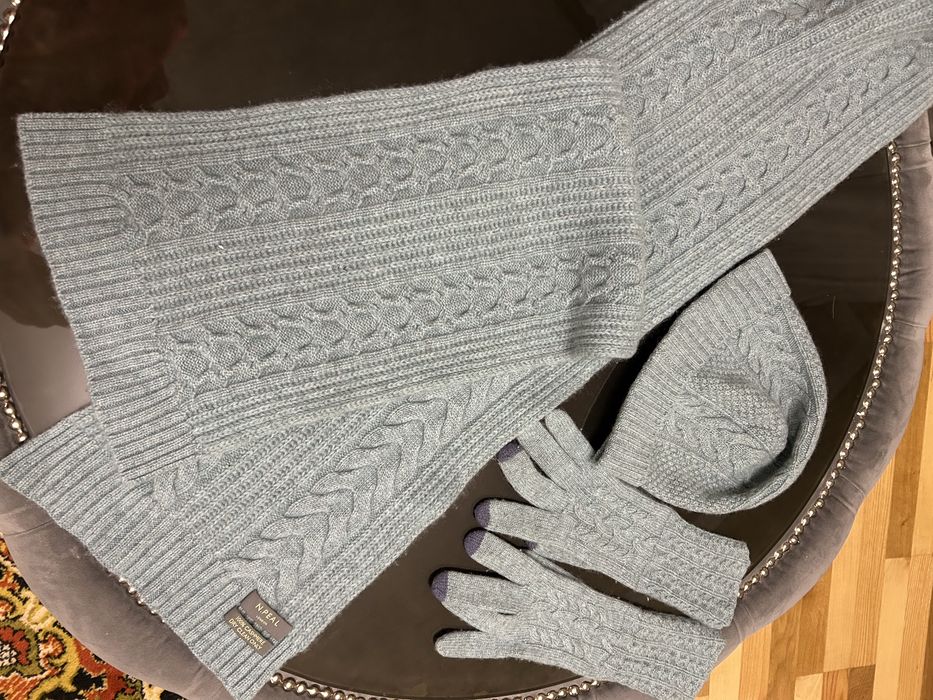 Жіночий комплект шапка, шарф та рукавички