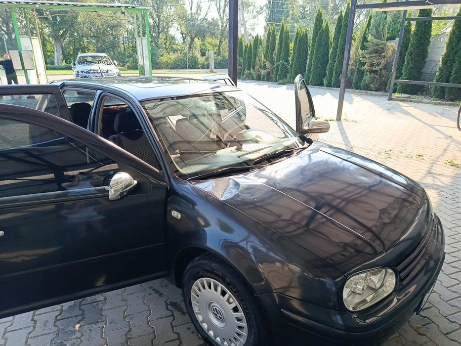 Volswagen Golf4 1.6бензін