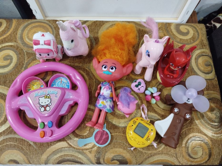 Продам іграшки для дівчинки