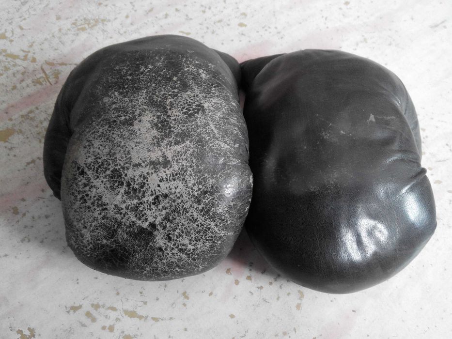 Боксерские перчатки