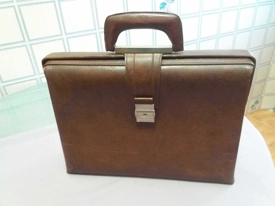 Pastas de Executivo, em pele e cabedal desde 8 euros, oportunidade