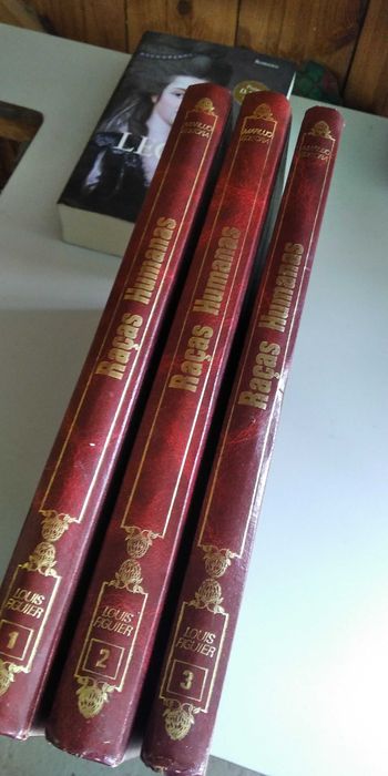 Livros antigos em bom estado de conservação PARA DESOCUPAR