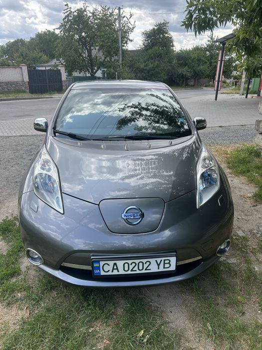 Nissan leaf електро