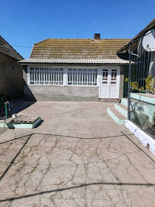 Продам будинок у селі Кулевча з двором, літньою кухнею, огорожею та усім необхідним для проживання