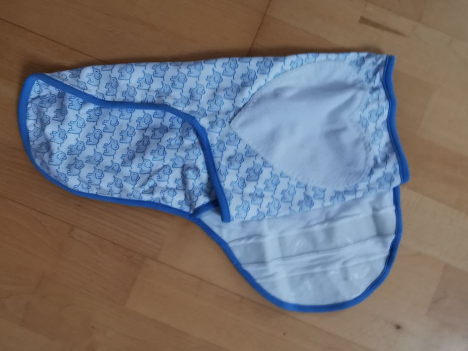 Śliczny otulacz w słoniki