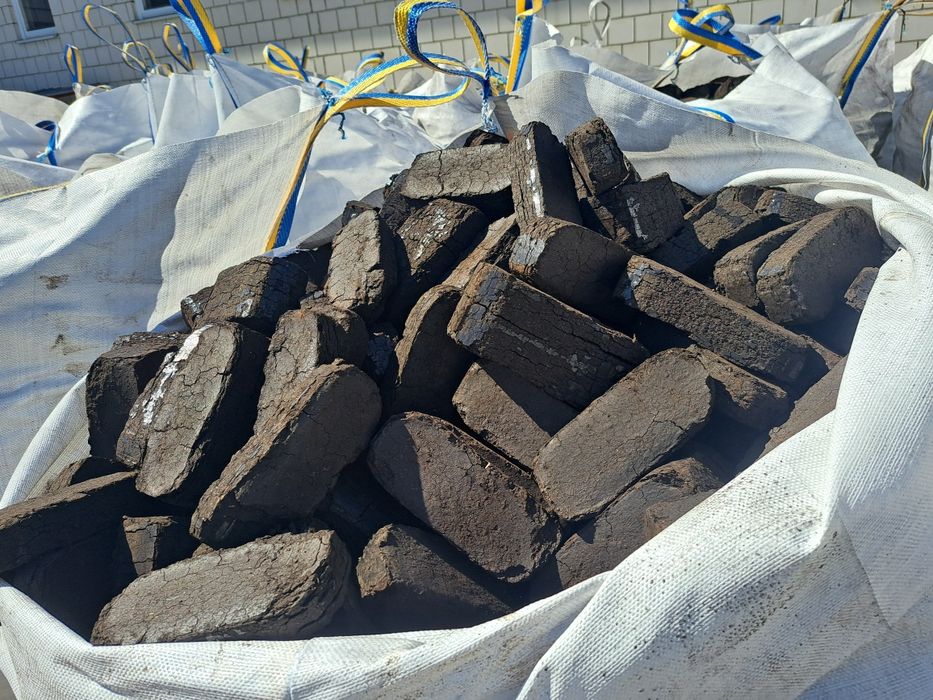 Brykiet torfowy drzewny w Big bagach