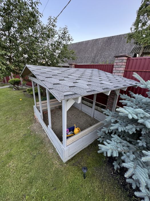 Букова альтанка-пісочниця