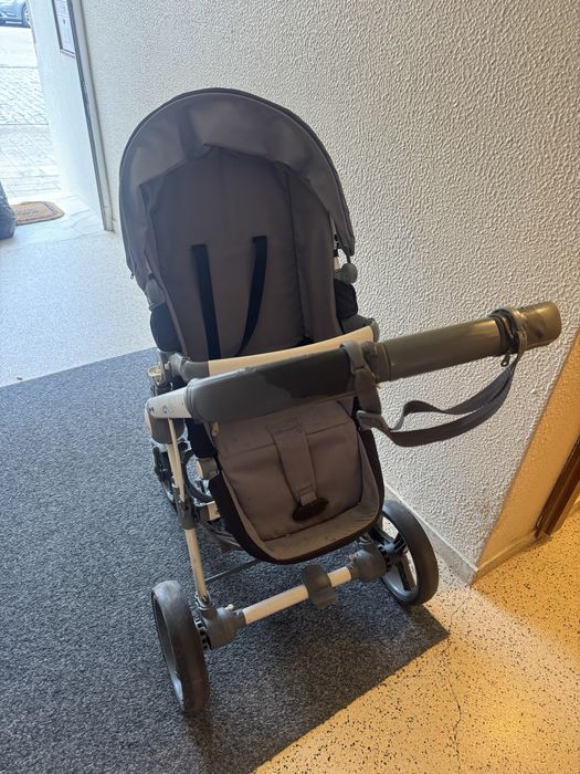 Carrinho  de bebe trio
