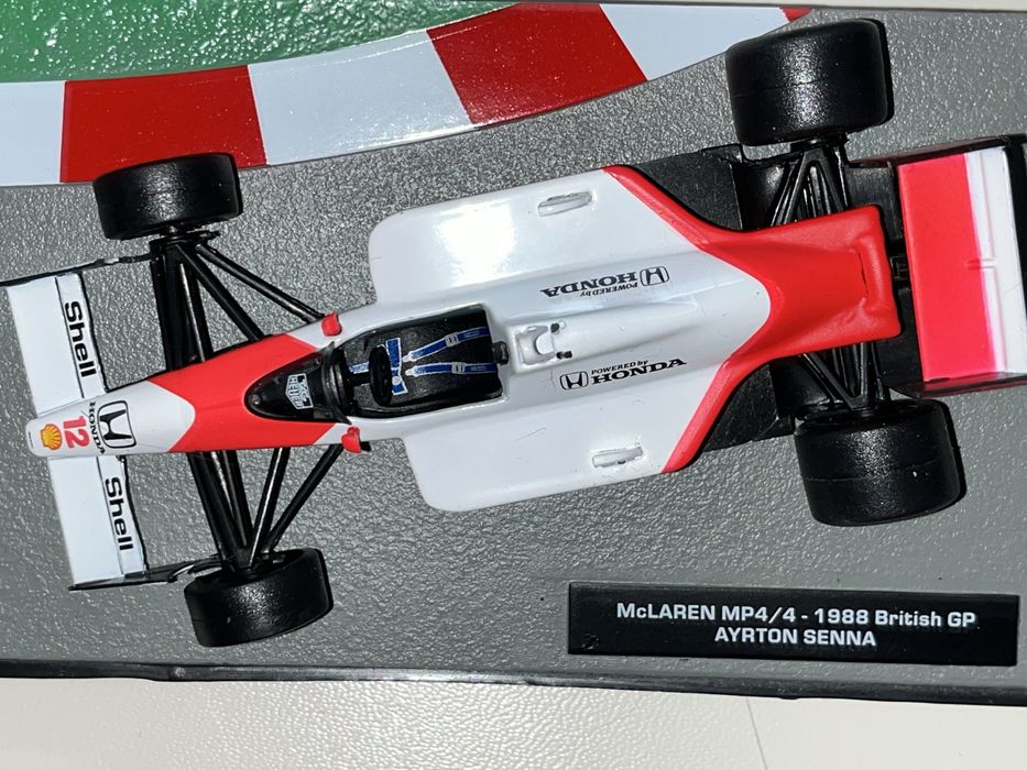 Коллекционная модель Mclaren m4/4