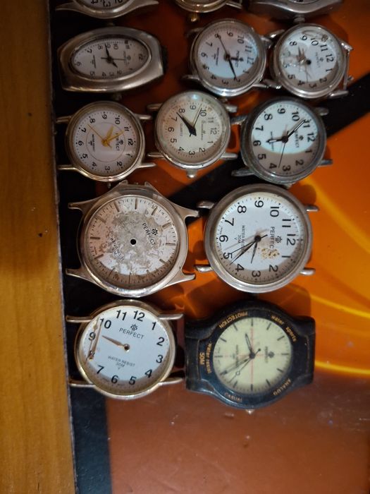 30 sztuk zegarki Perfect mix różnych cena za wszystko