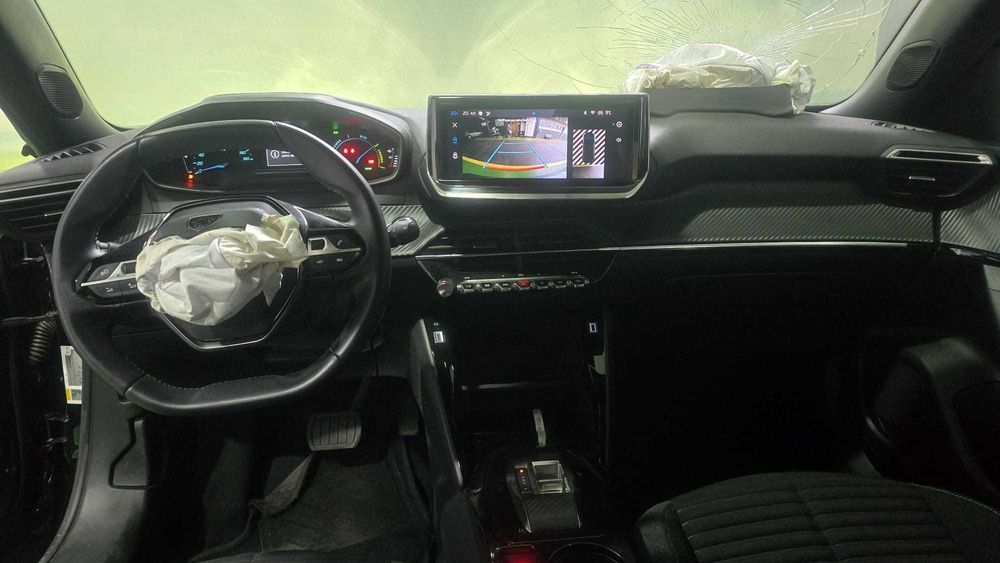 Peugeot e-2008 50 Kwh Active - Salvado