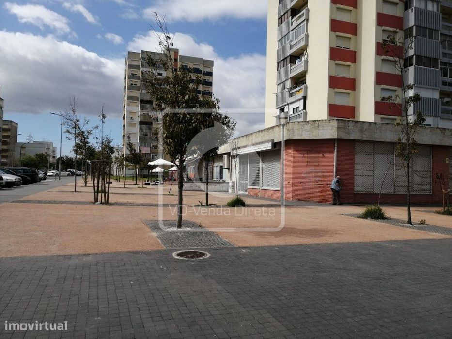 Loja na Cidade Sol com 269m2, com extração de fumos e grades de seg...