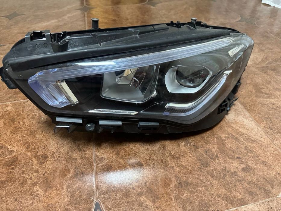 Ліва фара mercedes benz cla w118