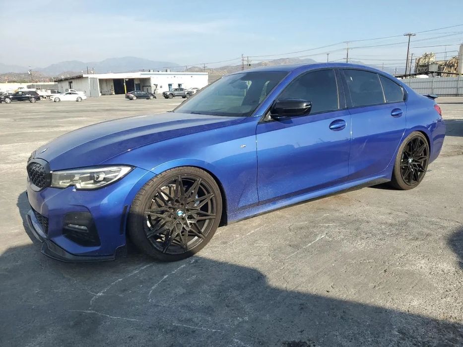 BMW Seria 3 M-pack! Bogate wyposażenie w drodze do Polski