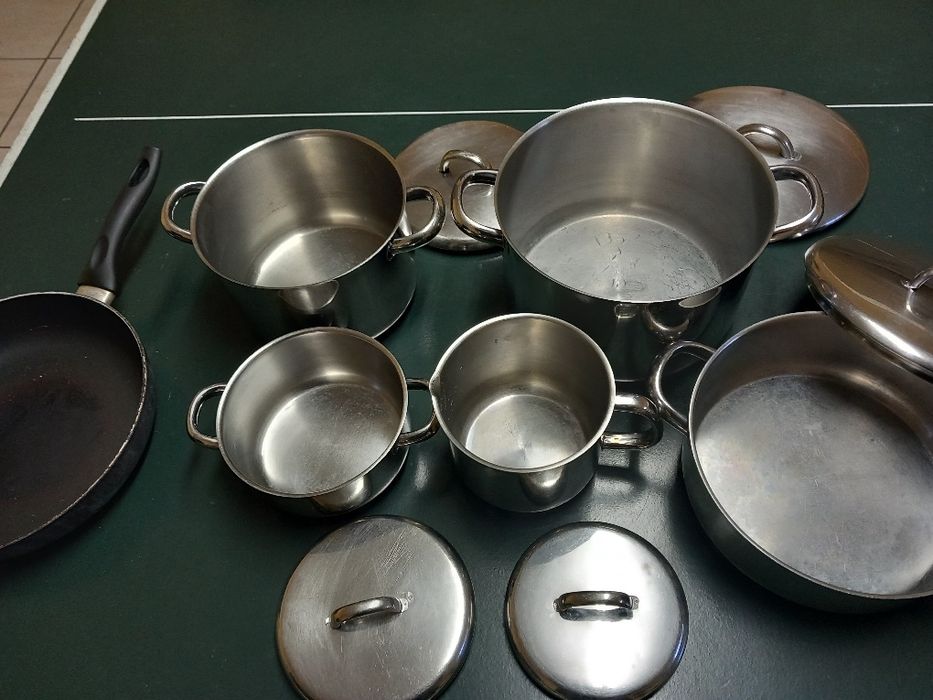 Tachos e panelas variados