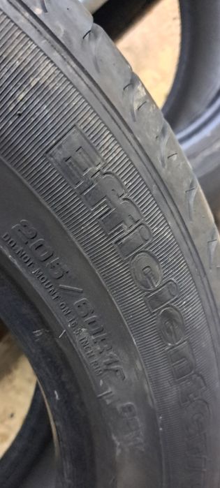 Pneus 205/60/16 Goodyear