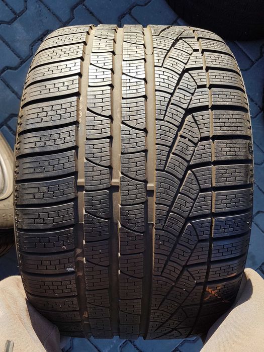 Зимняя резина, шины 295 30 R19 Pirelli (Пирели) 2шт