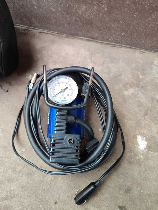 Компресор автомобільний Auto Assistance AC102-2