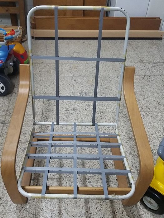Vendo estrutura de cadeira do ikea e estrutura de cama de criança