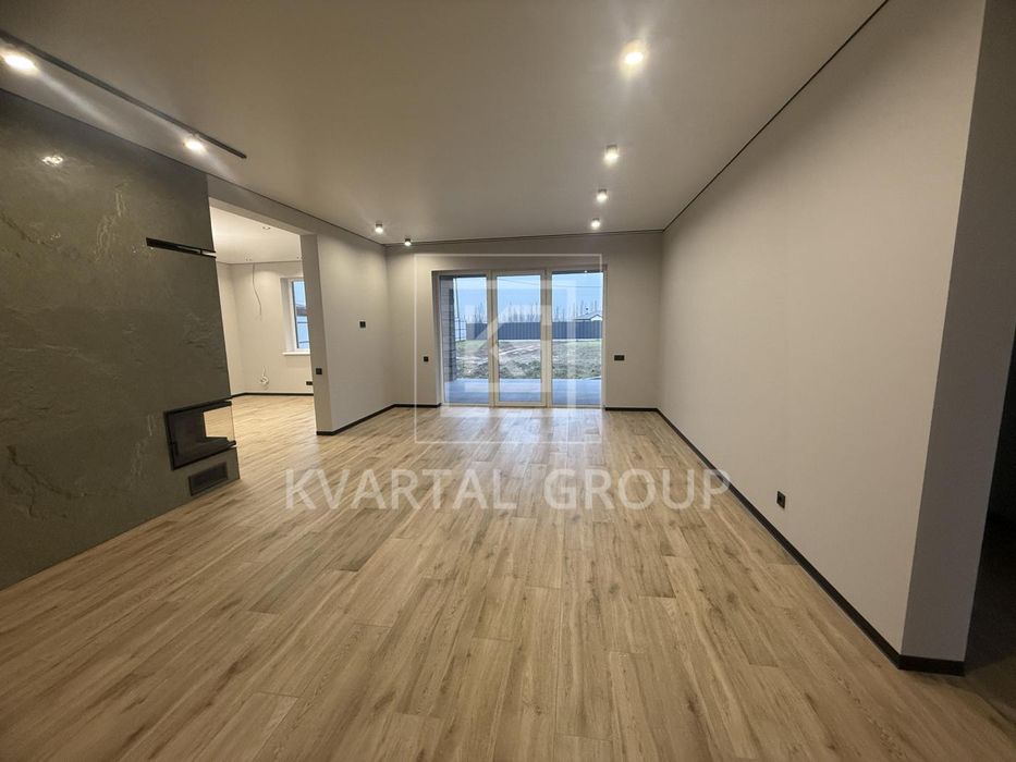 Будинок з ремонтом без меблів Дмитрівка ЦЕНТР