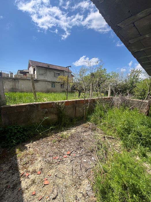 Arrenda-se Terreno em Chaves -Lameirão aproximadamente 300mt2