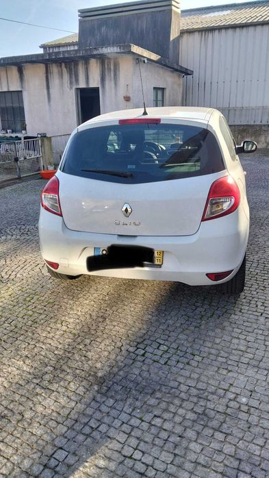 Renault Clio comercial 2 lugares