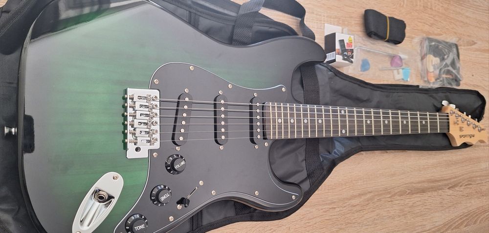 Guitarra Elétrica (como nova)