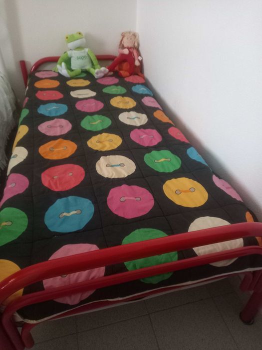 Vendo cama de solteiro