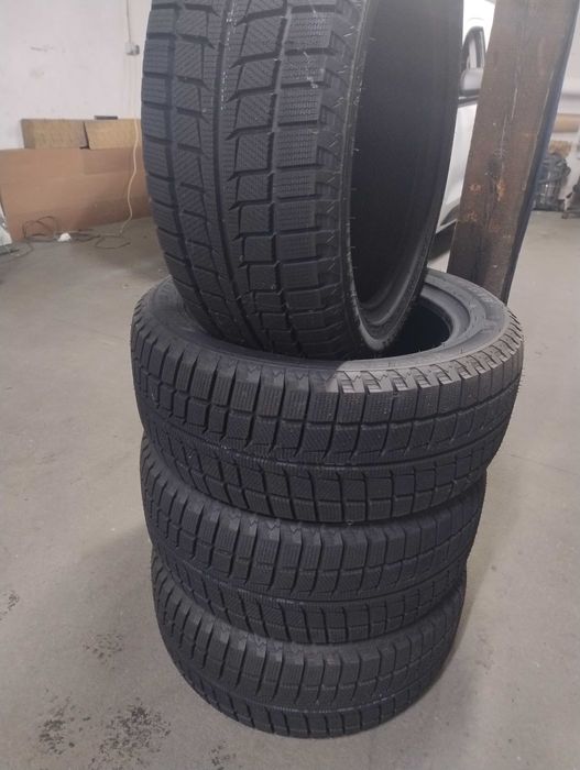 Nowe opony 235/50/17 zima