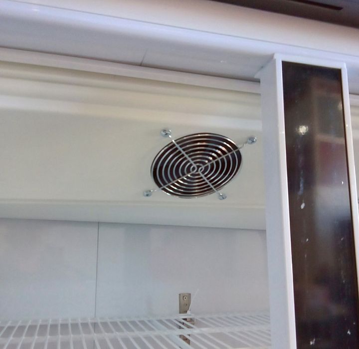 Armários de Exposição Refrigerados. Restauração