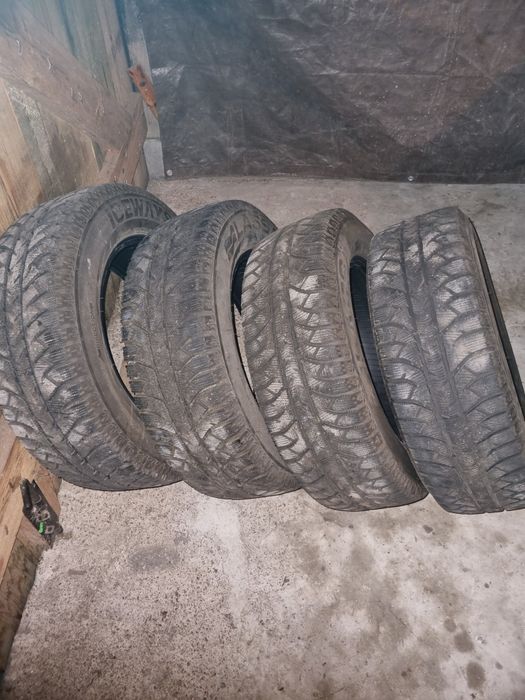 Opony  215x65x16  Lassa