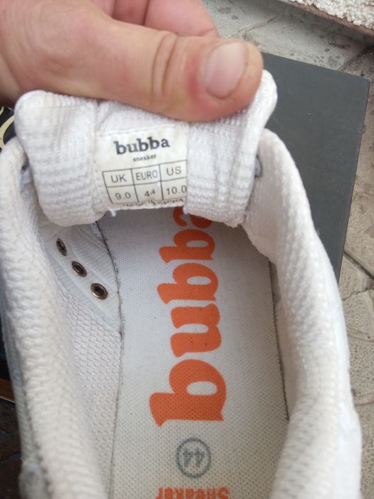 Продам новые кросовки